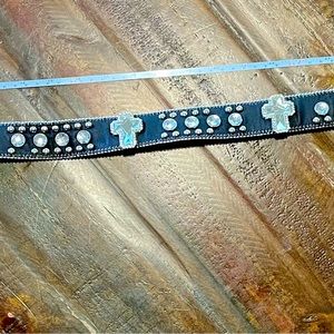 Western Bling Belt! Size Ladies small or extra small or would fit a child.